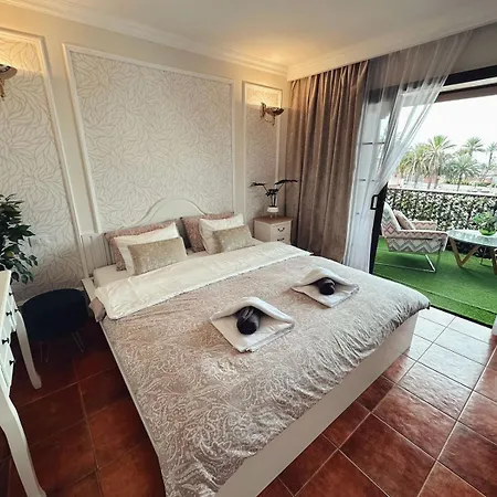 Perla Paraiso Royal דירה